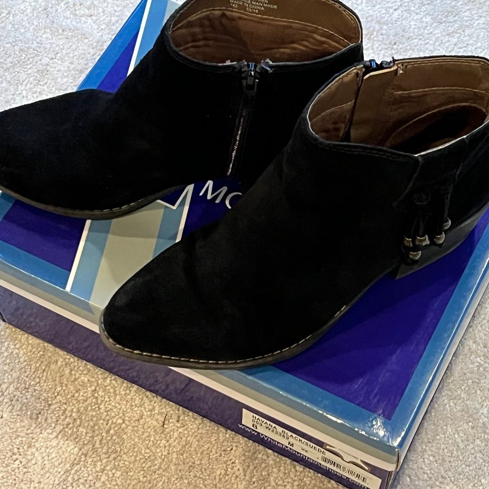 White Mountain ankle boots, leather/suede! Size 8! SO CUTE!